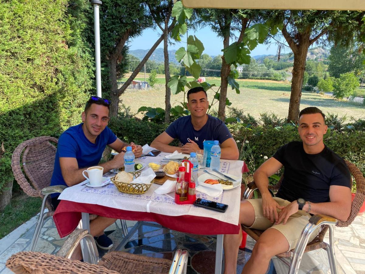 فندق تيرانافي  Bar Restorant Kristal المظهر الخارجي الصورة